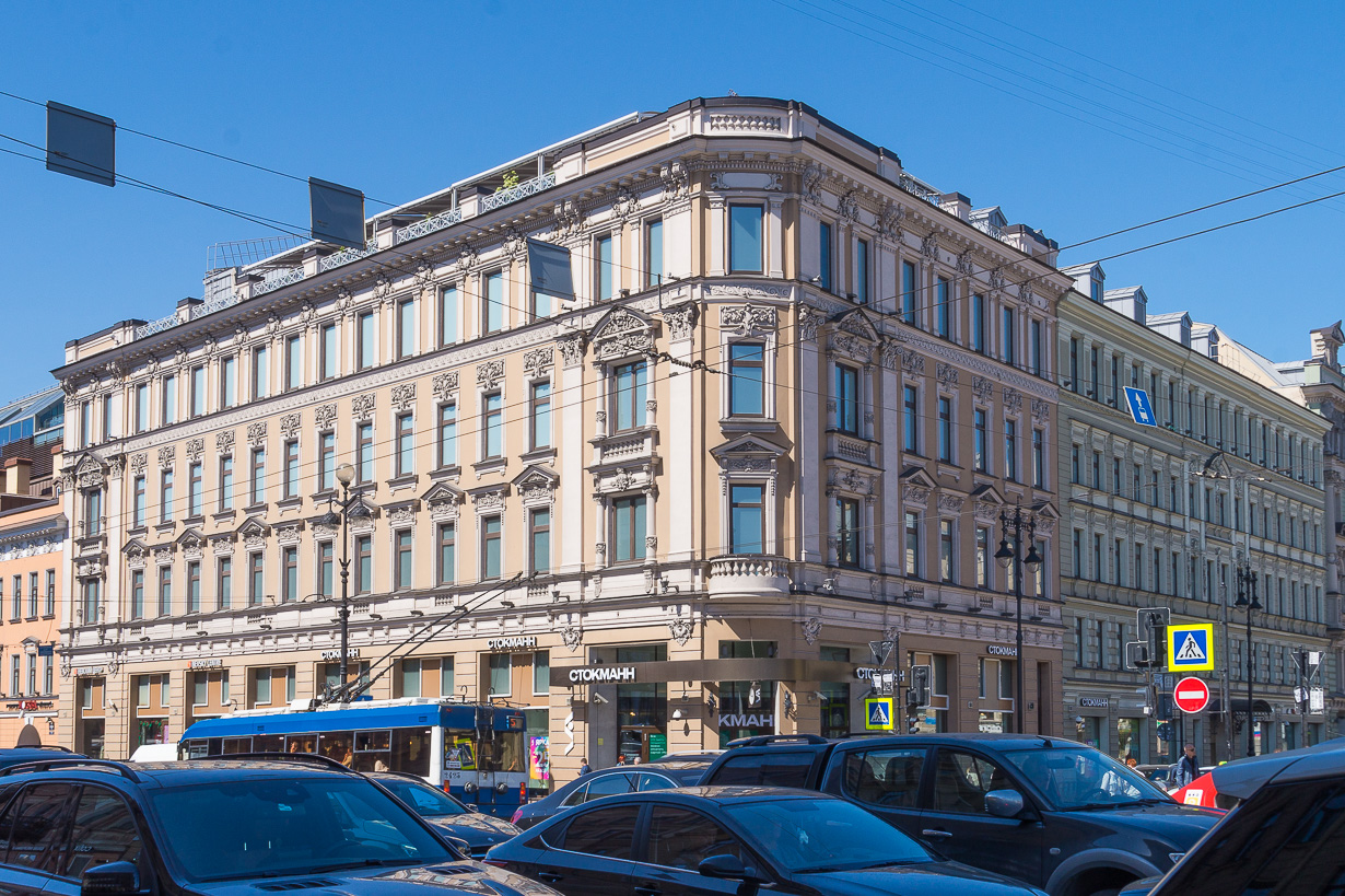 Nevsky Center -kauppakeskus, Pietari