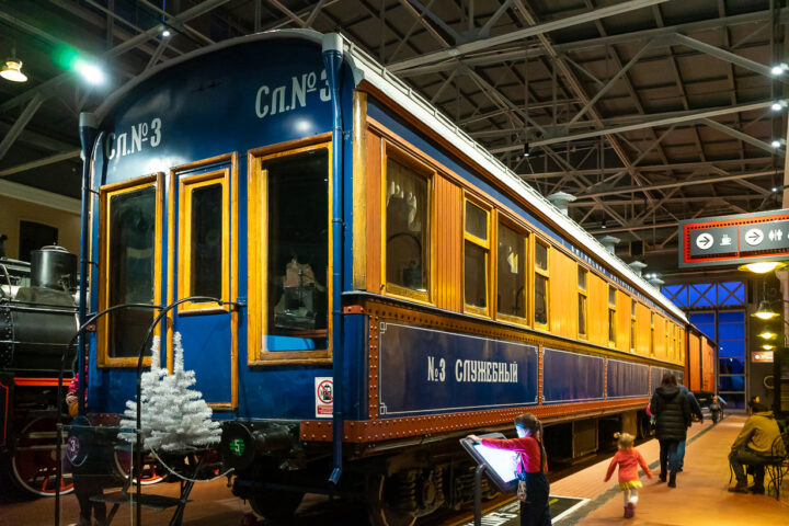 Pietarin rautatiemuseon junavaunu